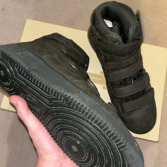 Billie Eilish Nike AF 1 shoes - Picture 5 of 7